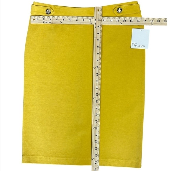 89th+Madison NWT Yellow Pencil Skirt with button detail. Size Womenls Medium - Picture 7 of 8
